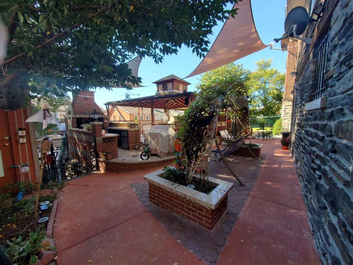 Lovely 2 Bedroom Apartment With 2 Entrance And Parking New York Exterior foto